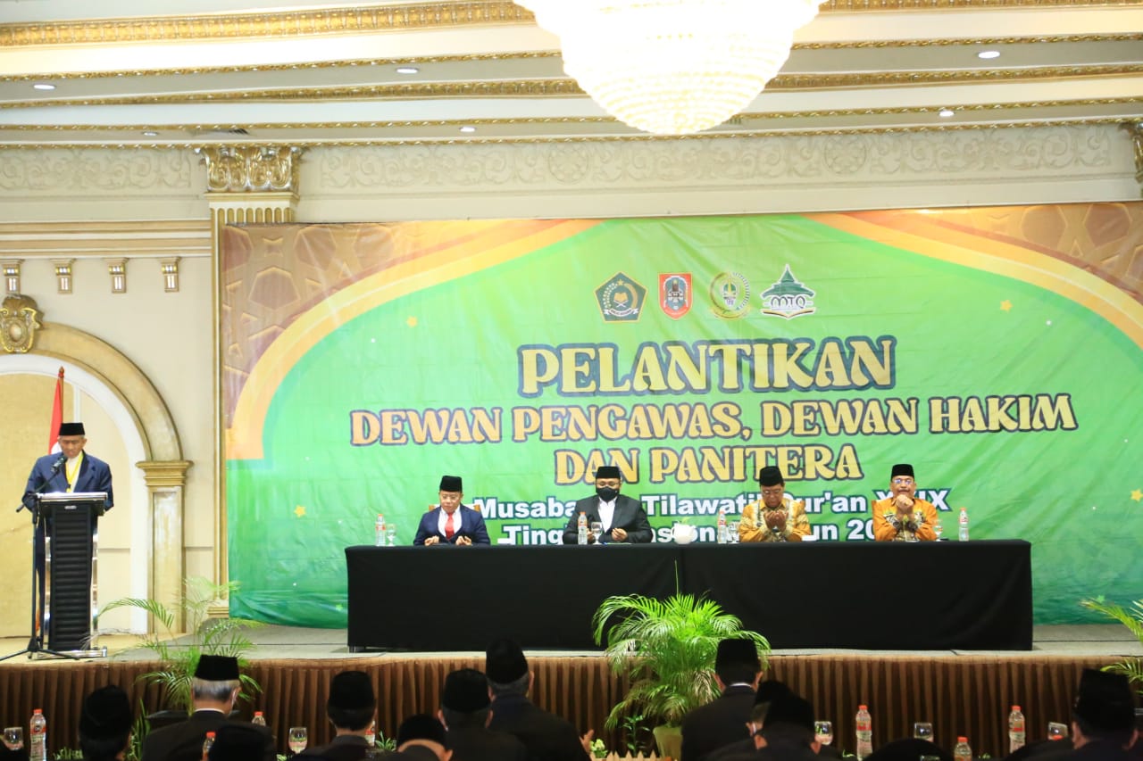 Menteri Agama, Yaqut Cholil Qoumas melantik 7 dewan pengawas, 135 dewan hakim dan 26 panitera dalam MTQ Nasional Ke-29 di Banjarmasi, Kalsel