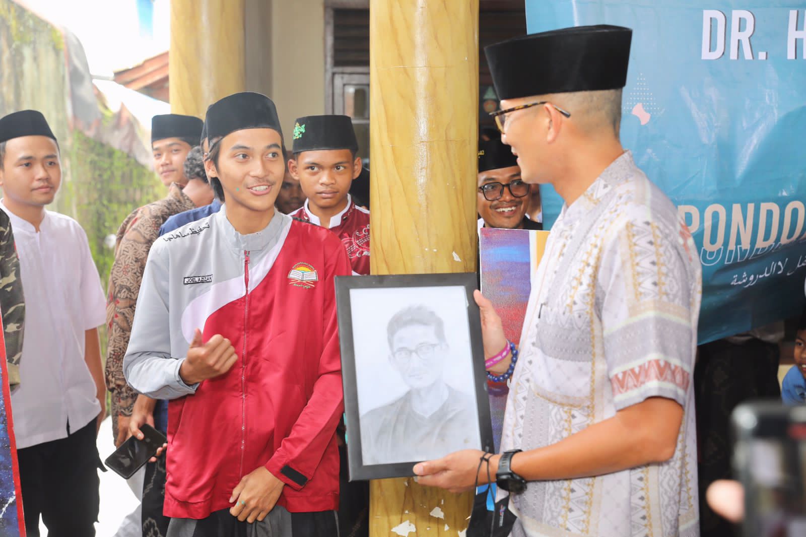 Menparekraf Sandiaga Uno kunjungi Pondok Pesantren Al-Hasaniyah, Kecamatan Cicurug, Kabupaten Sukabumi, Jawa Barat, Jumat (21/10/2022).