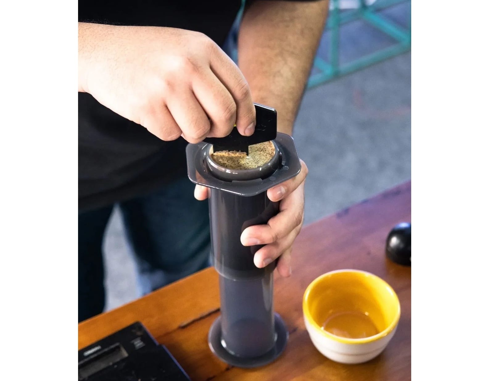 Kompetisi aeropress Indonesia berlangsung di Bandung, Medan, dan Jakarta. Final akan berlangsung di Serpong, Tangerang, pada pekan ini.