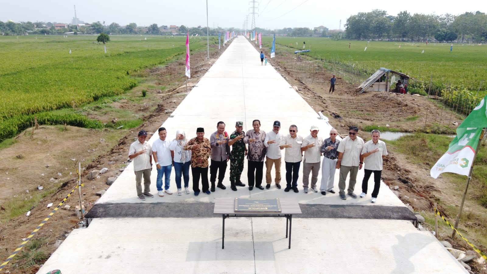 Peresmian jalan Emerald Timur Raya yang menghubungkan Teluk Jambe dengan Karawang Timur