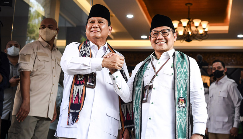Ketua Umum Partai Gerindra Prabowo Subianto dan Ketua Umum Partai Kebangkitan Bangsa (PKB) Muhaimin Iskandar (kanan). 