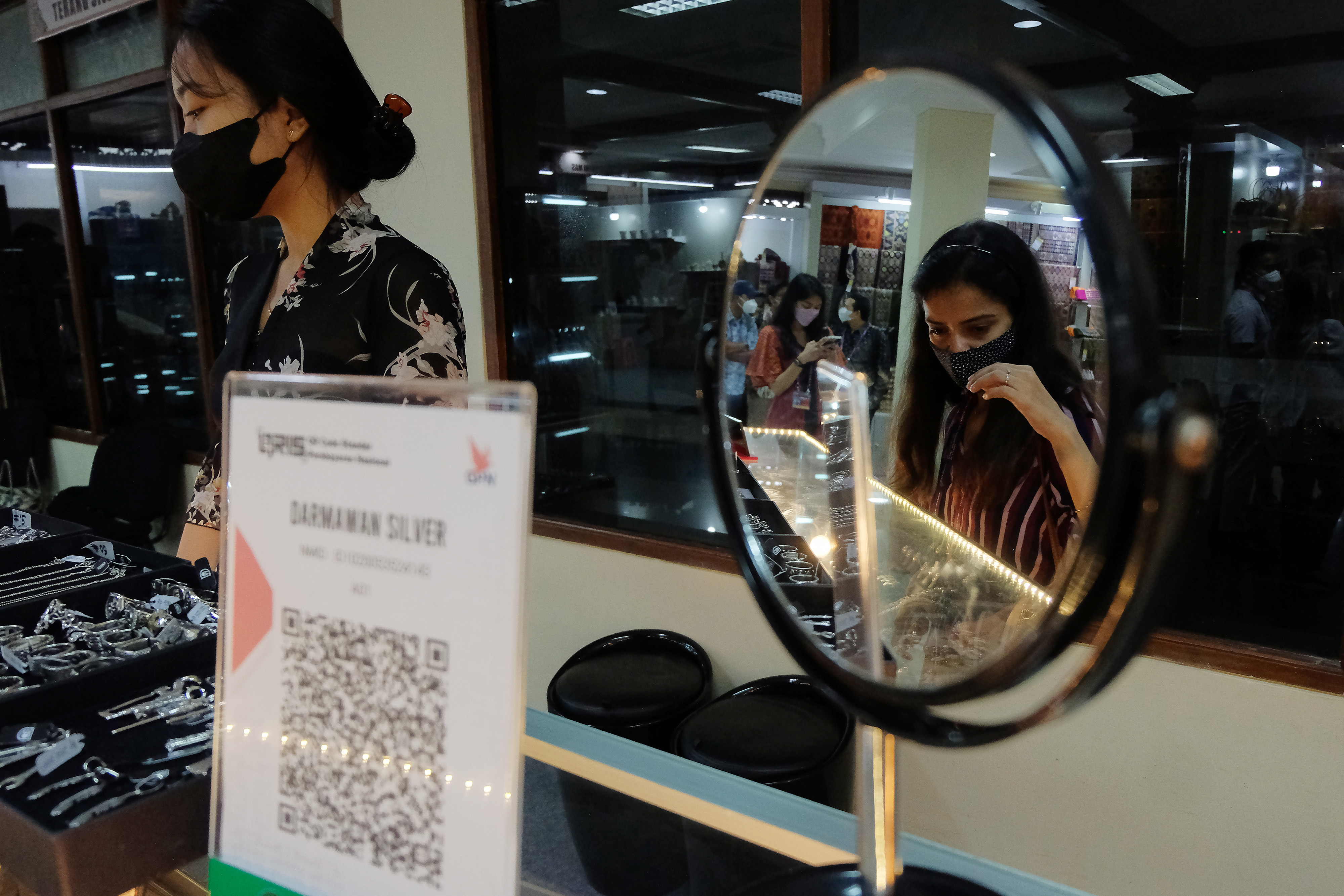 Ekonomi digital menjadi tumpuan untuk bertahan di tengah resesi. 