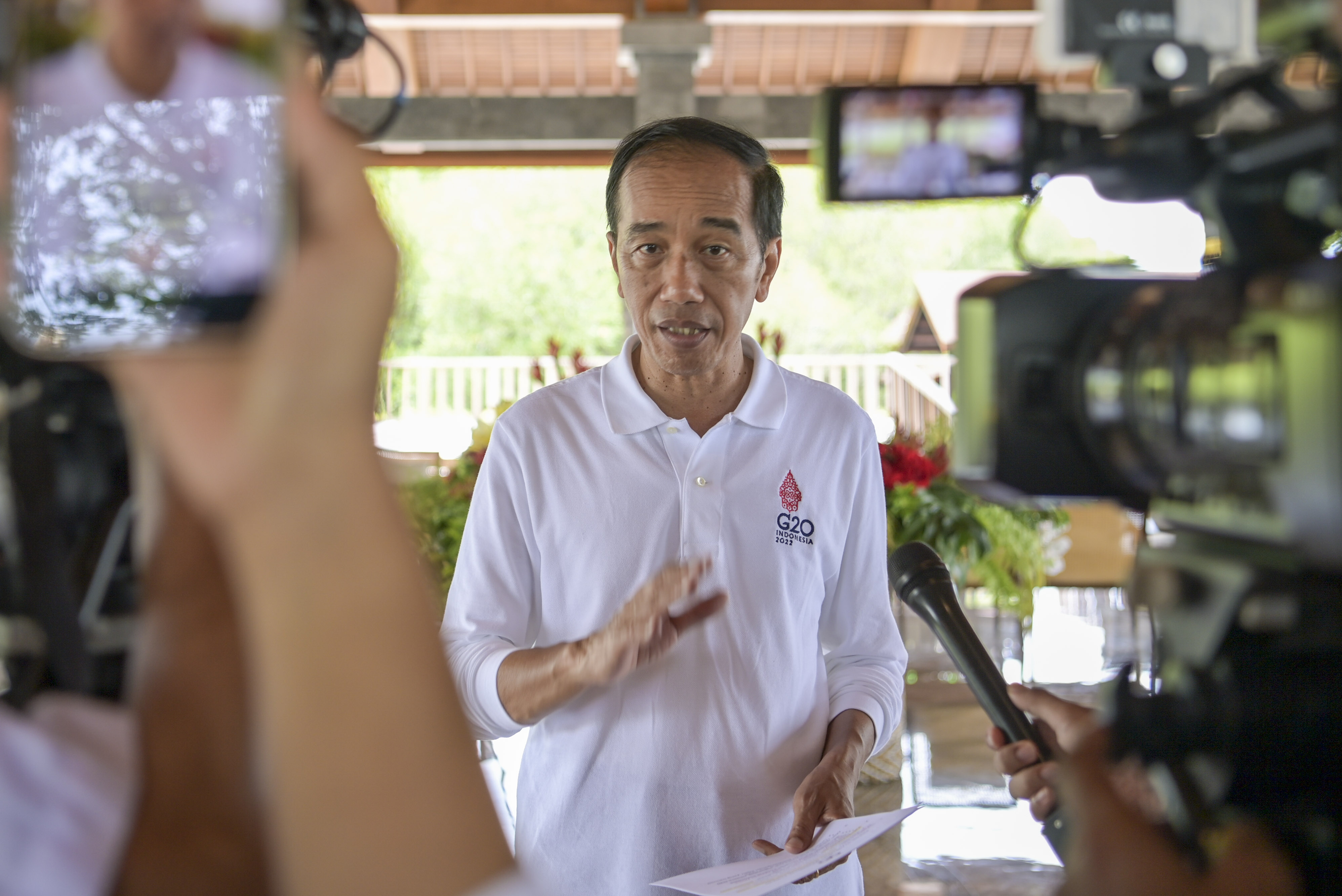 Presiden Joko Widodo memberi pernyataan pers seusai bersama para pemimpin negara G20.