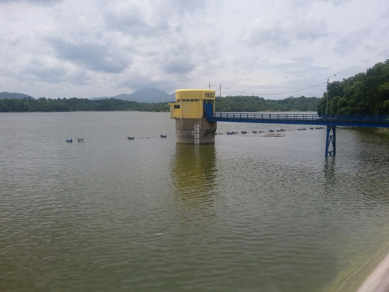 Waduk Pacal di Desa Kedungsumber, Kecamatan Temayang, Bojonegoro, Jawa Timur.