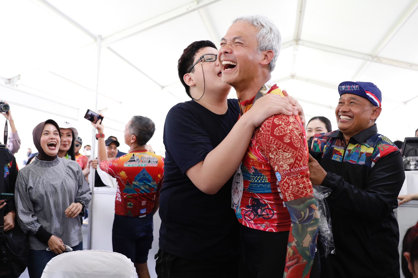  Anak berkebutuhan khusus kenali Gubernur Jateng Ganjar Pranowo dari rambut putihnya. 