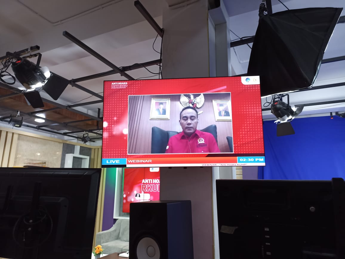 Anggota Komisi I DPR RI Krisantus Kurniawa dalam diskusi mengenai RKUHP