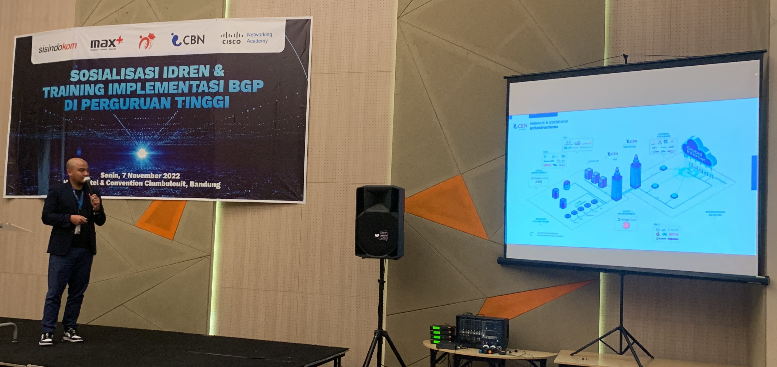  Sosialisasi IdREN di Harris Hotel Ciumbuleuit Bandung, Senin (7/11/2022) 