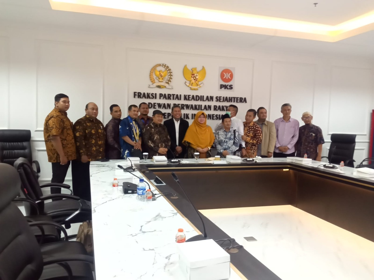 Anggota Forkopi bertemu dengan anggota Komisi XI DPR Dr.Anis Byawati di Ruang Rapat Fraksi PKS Gedung Nusantara I Komplek DPR RI, Jakarta.
