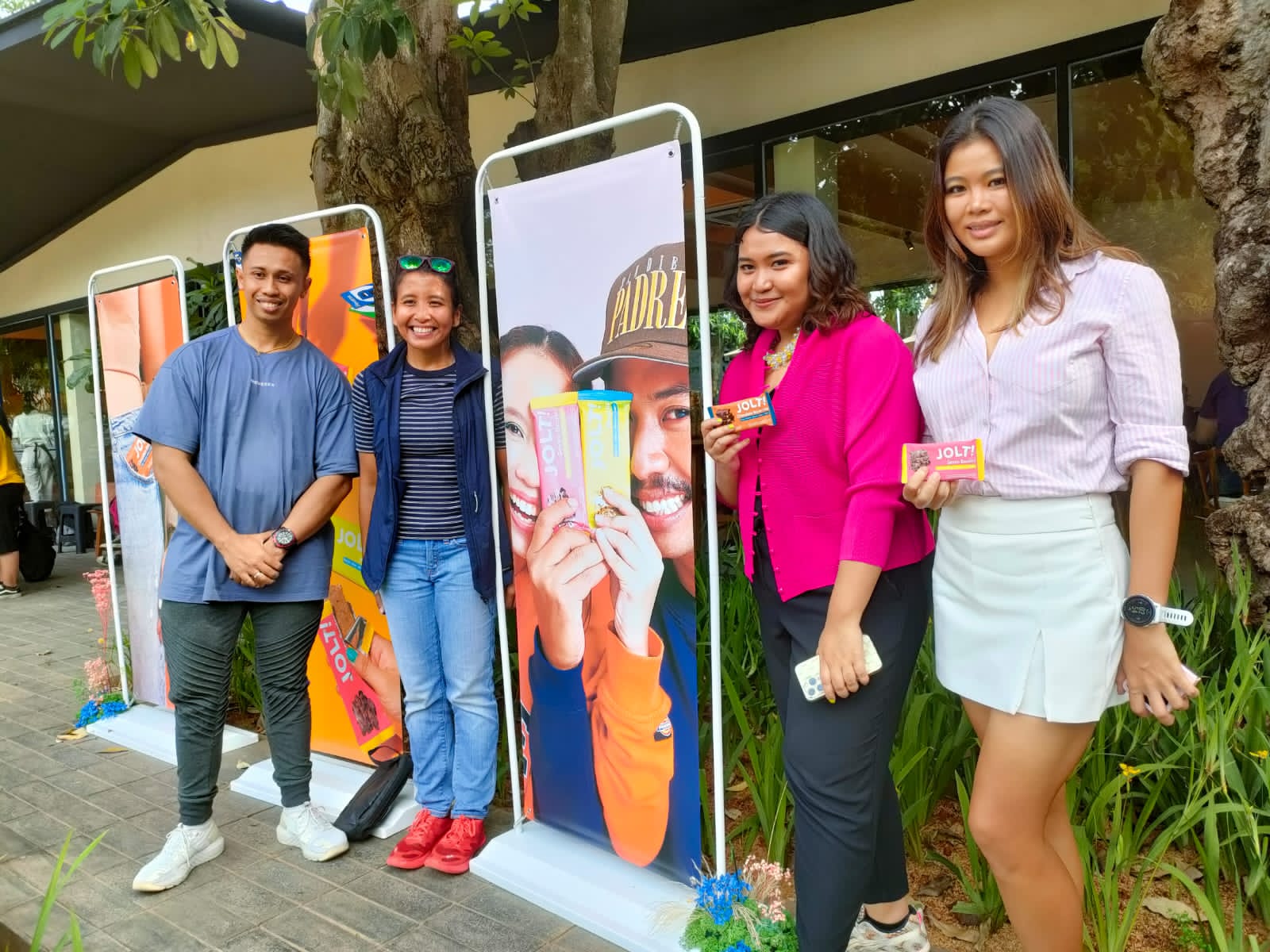 Peluncuran produk Jolti dengan menghadirkan Ruth Theresia, seorang atlet trail runner, dan Yohanes Indra, seorang private trainer.