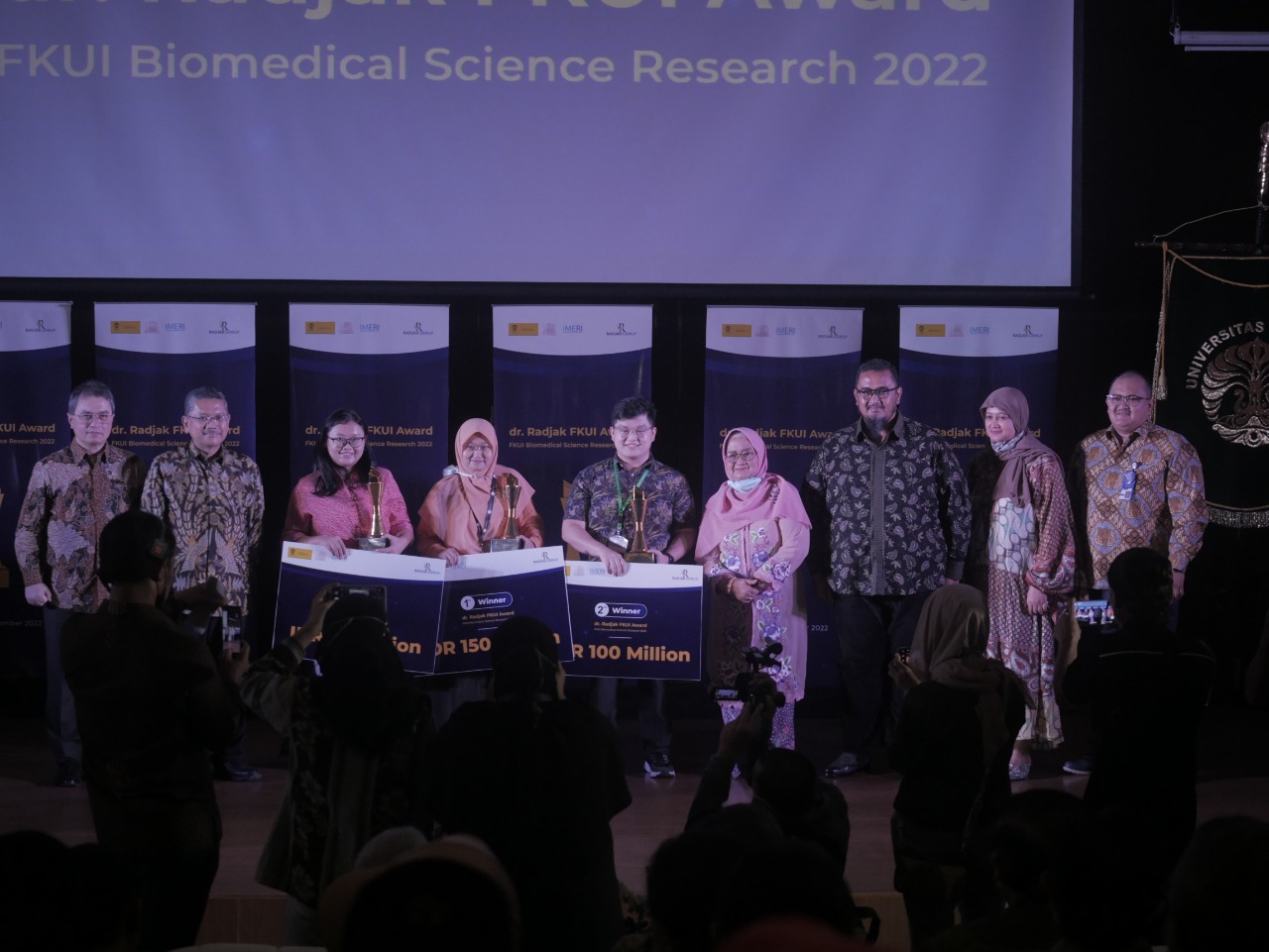 Pengumuman para mahasiswa S2 pemenang dr Radjak FKUI Award bertepatan dengan 7th ICE on IMERI di Jakarta.