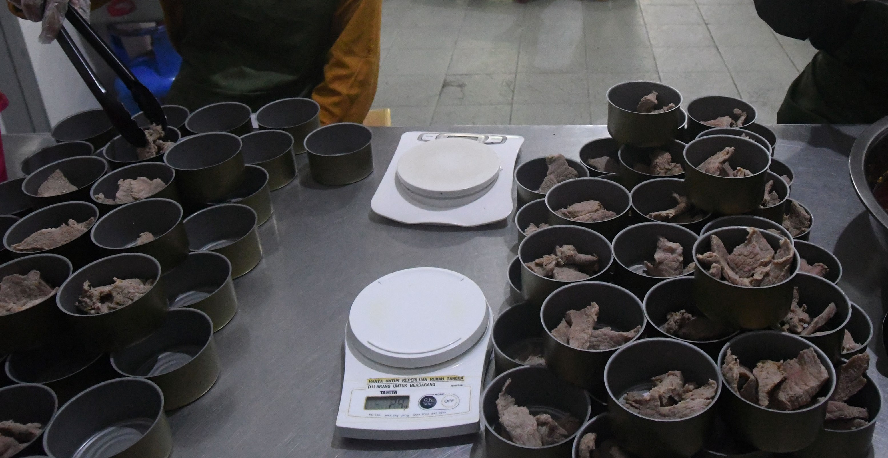 Ilustrasi makanan kaleng