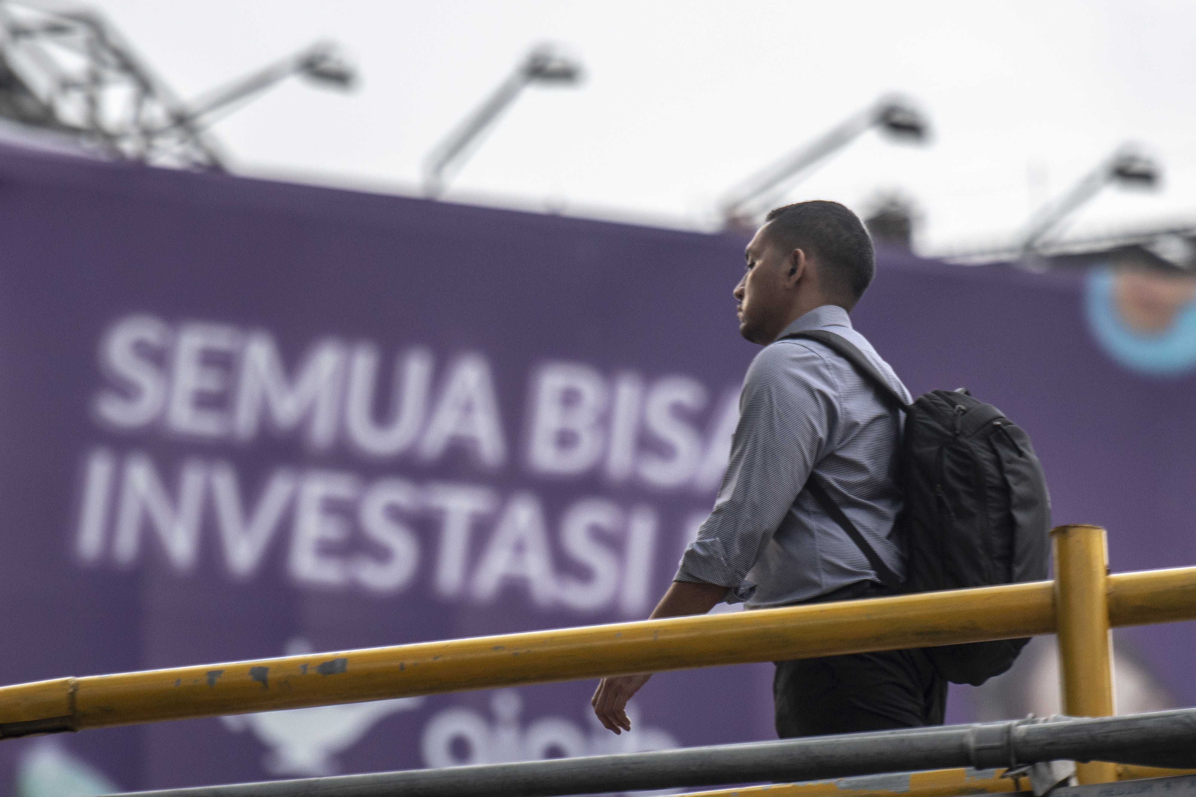 Bahlil Klaim Isu PHK hanya Relokasi Bisnis