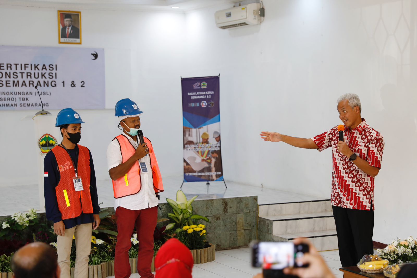 Gubernur Ganjar Pranowo, membuka pelatihan dan sertifikasi tenaga kerja di Balai Latihan Kerja (BLK) Semarang 1, Jumat (18/11/2022)