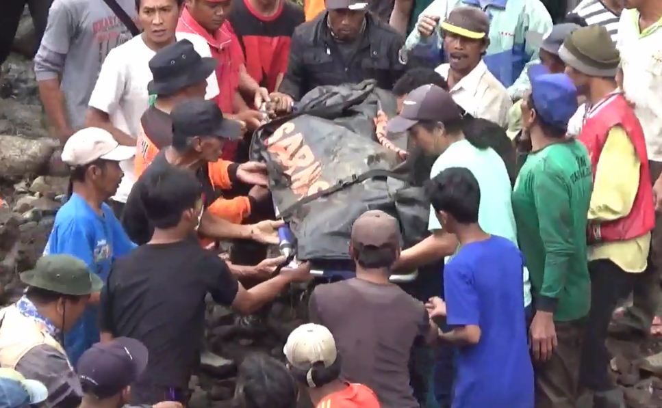 Warga Malang Tewas Tertimbun Longsor Selama 3 Hari