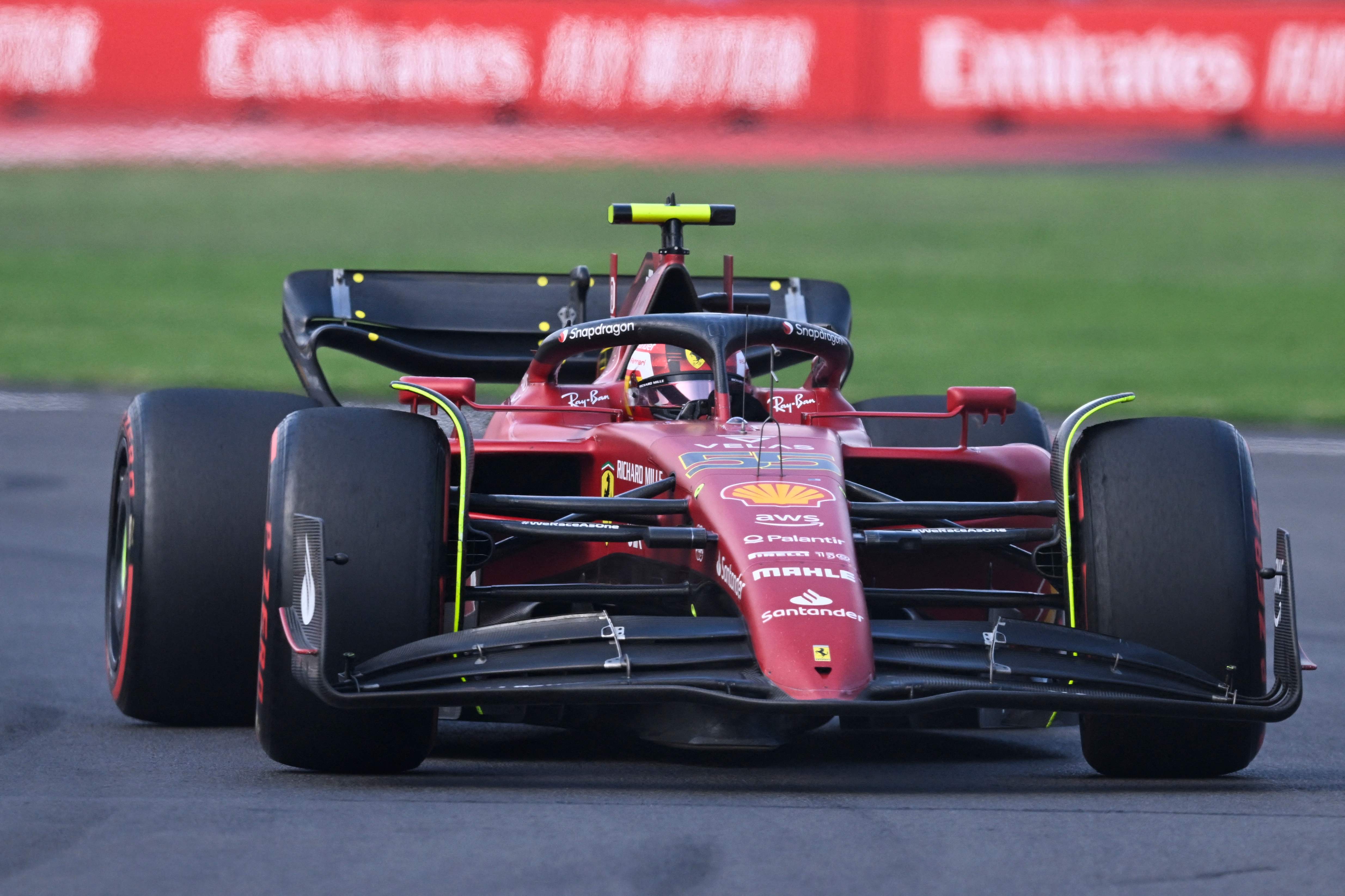 Pembalap Ferrari Carlos Sainz saat berlaga di GP Meksiko.