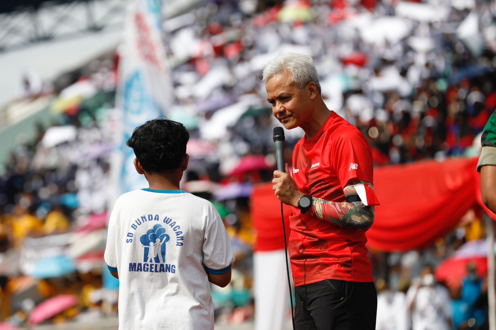 Gubernur Jawa Tengah Ganjar Pranowo, hadiri pucak Peringatan Hari Anak Nasional 2022 Kota Magelang, dilaksanakan di Stadion Moch Soebroto