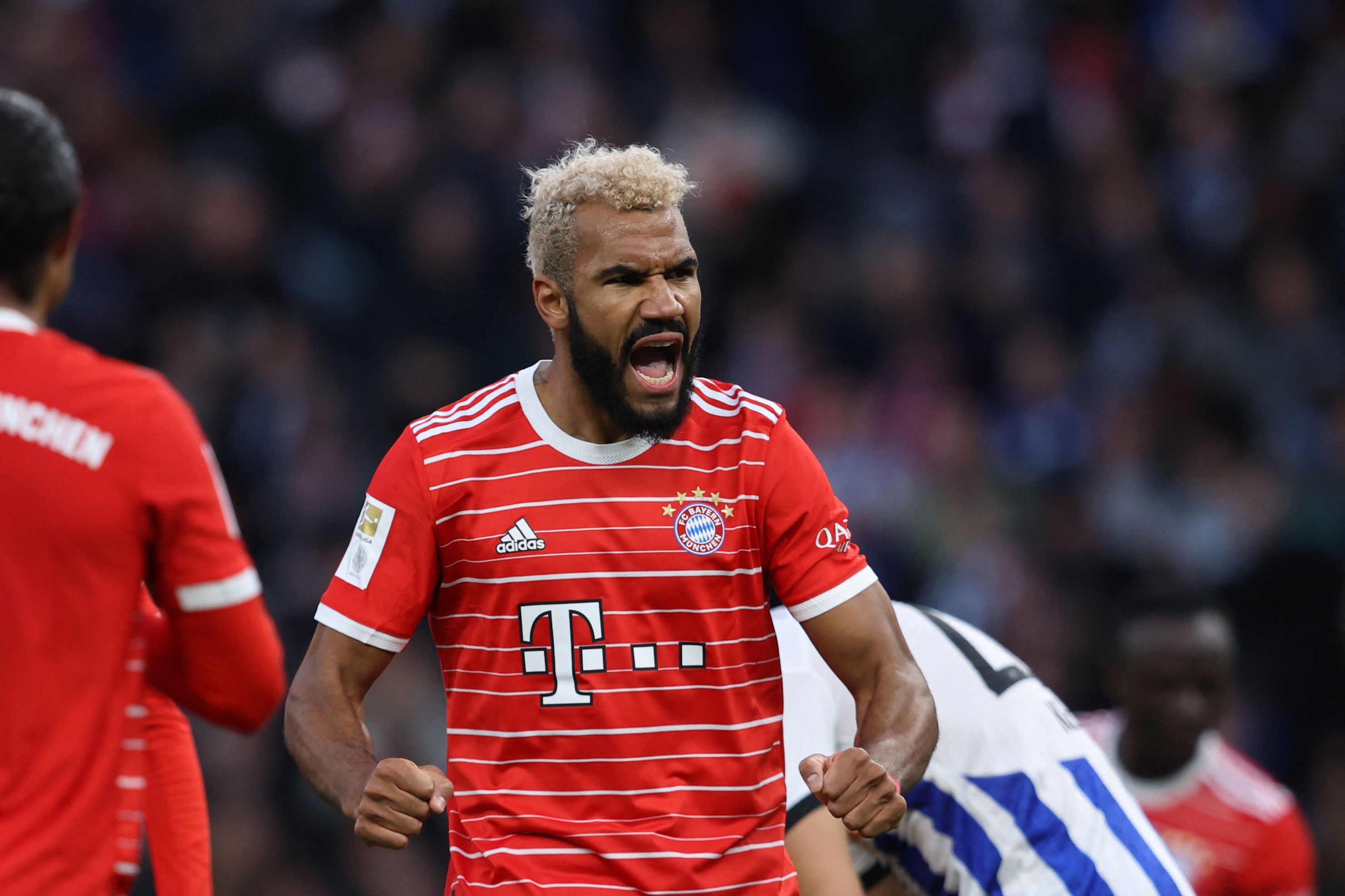 Penyerang Bayern Muenchen Eric Maxim Choupo-Moting melakukan selebrasi usai mencetak gol ke gawang Hertha Berlin di laga Bundesliga.