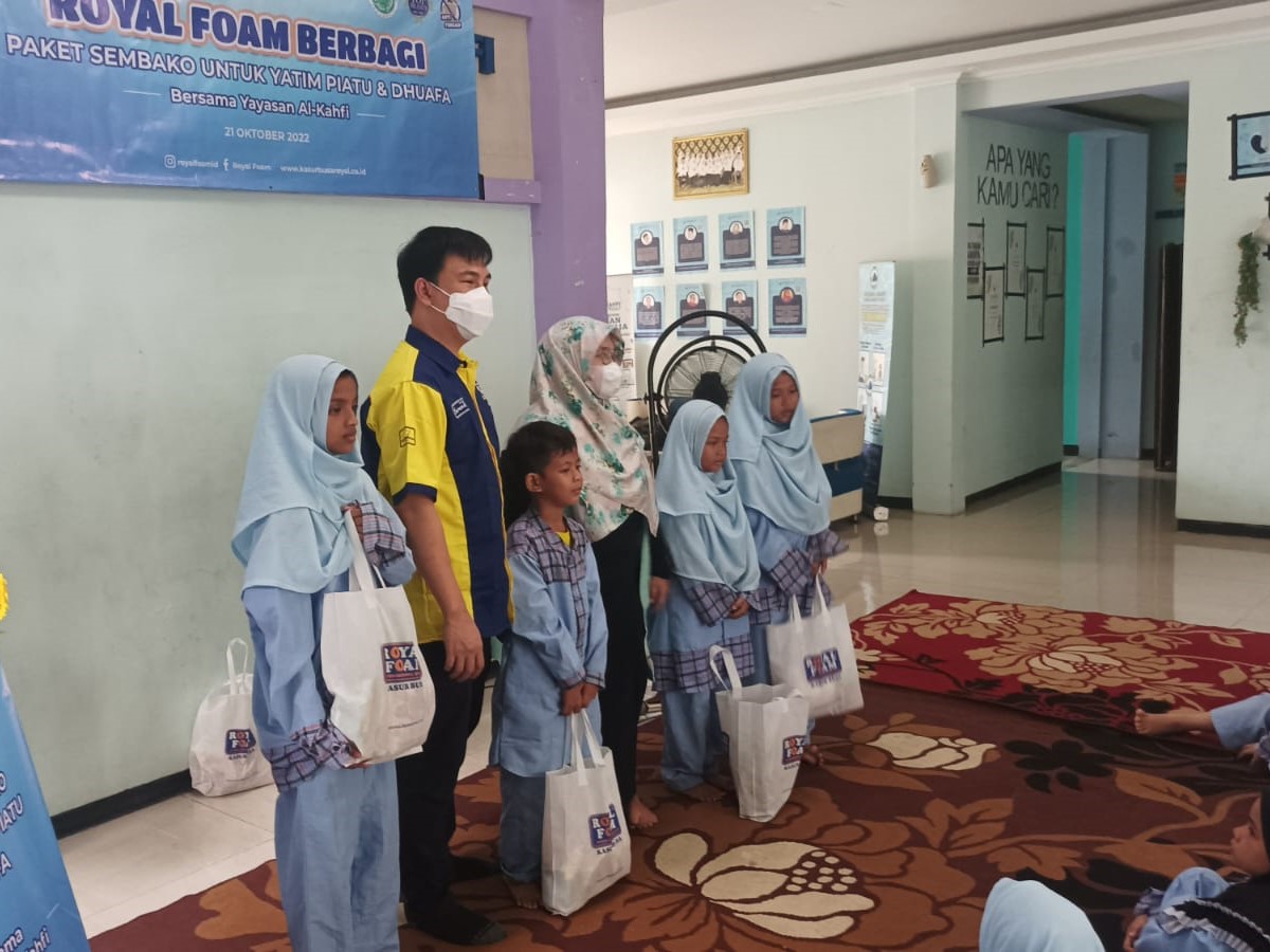 Johar Baru termasuk kawasan dengan penduduk terpadat di negara ASEAN dan memiliki angka kesejahteraan yang kurang baik.