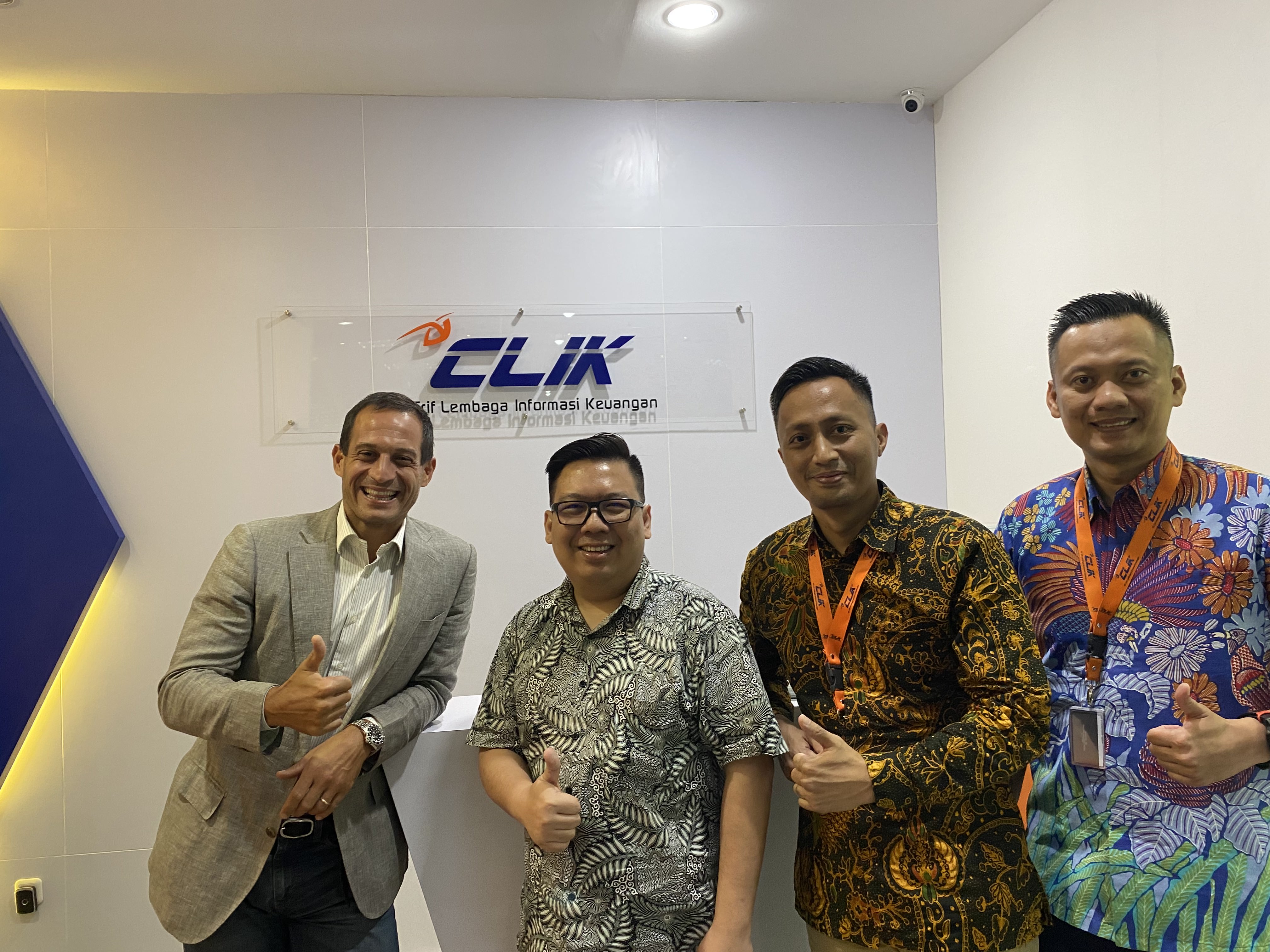 ARTAKU kerja sama dengan PT CRIF Lembaga Informasi Keuangan (Clik) di Jakarta, Kamis (3/11).