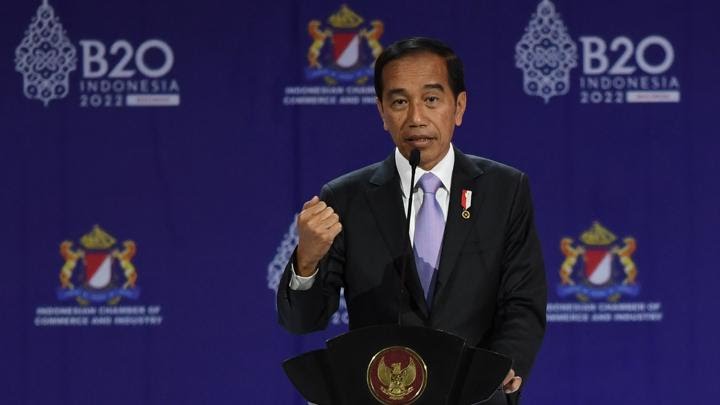 Presiden Joko Widodo menyampaikan pidatonya dalam penutupan B20 Summit Indonesia 2022 di BNDCC, Nusa Dua, Bali