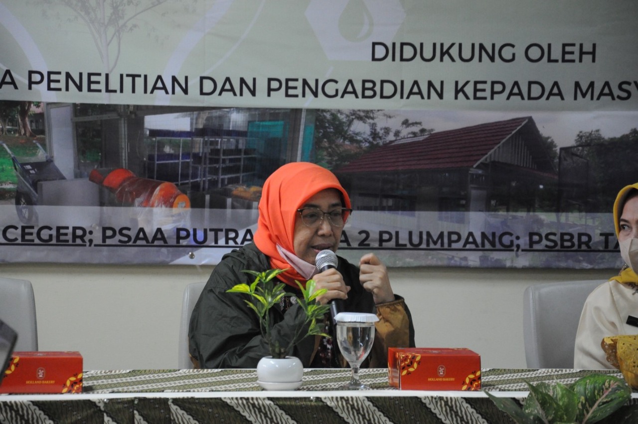 Acara serah terima mini plant budi daya maggot dan alat pencacah organik kepada Dinas Sosi di Panti Sosial Bina Remaja Taruna Jaya, Serpong.