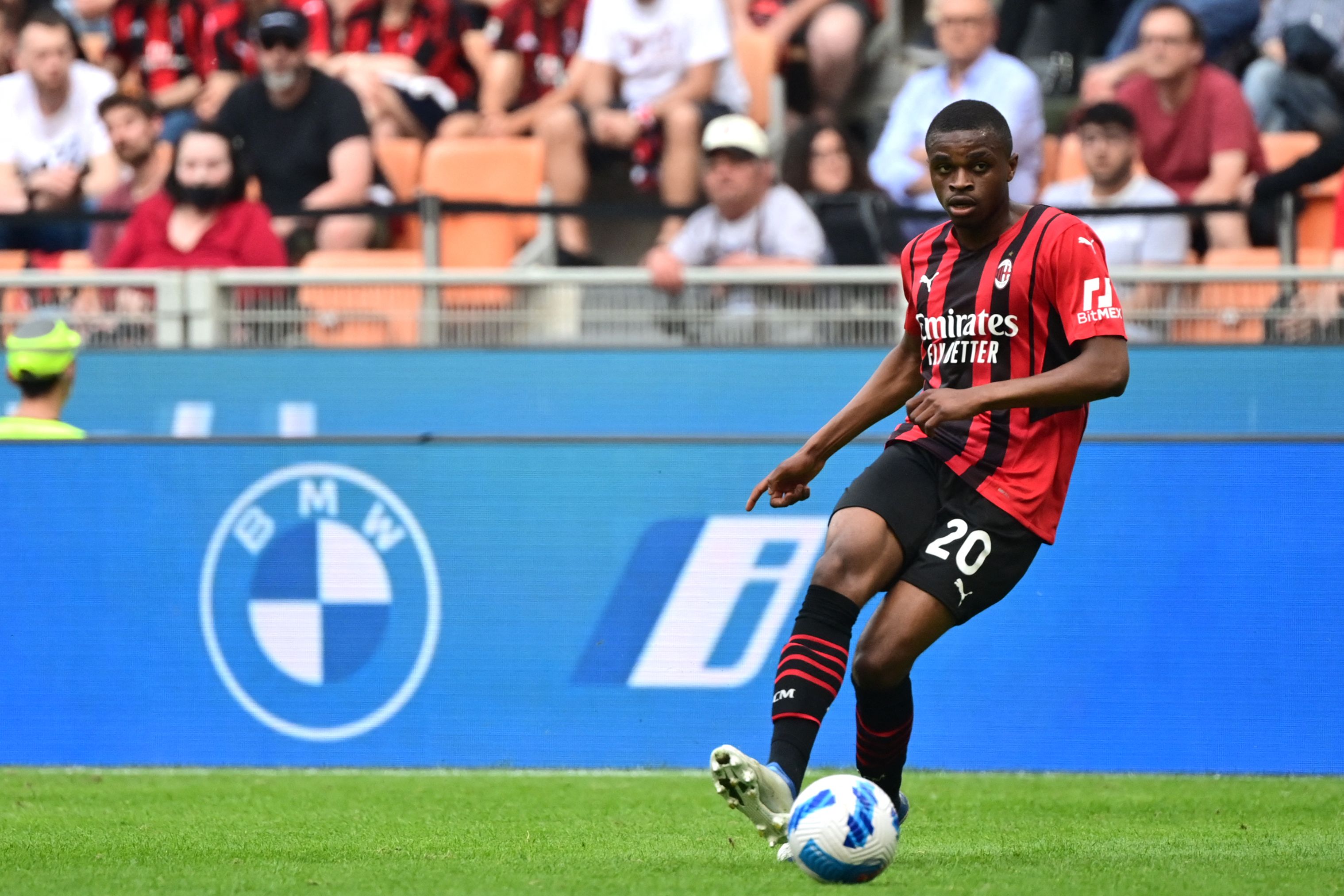 Bek AC Milan Pierre Kalulu