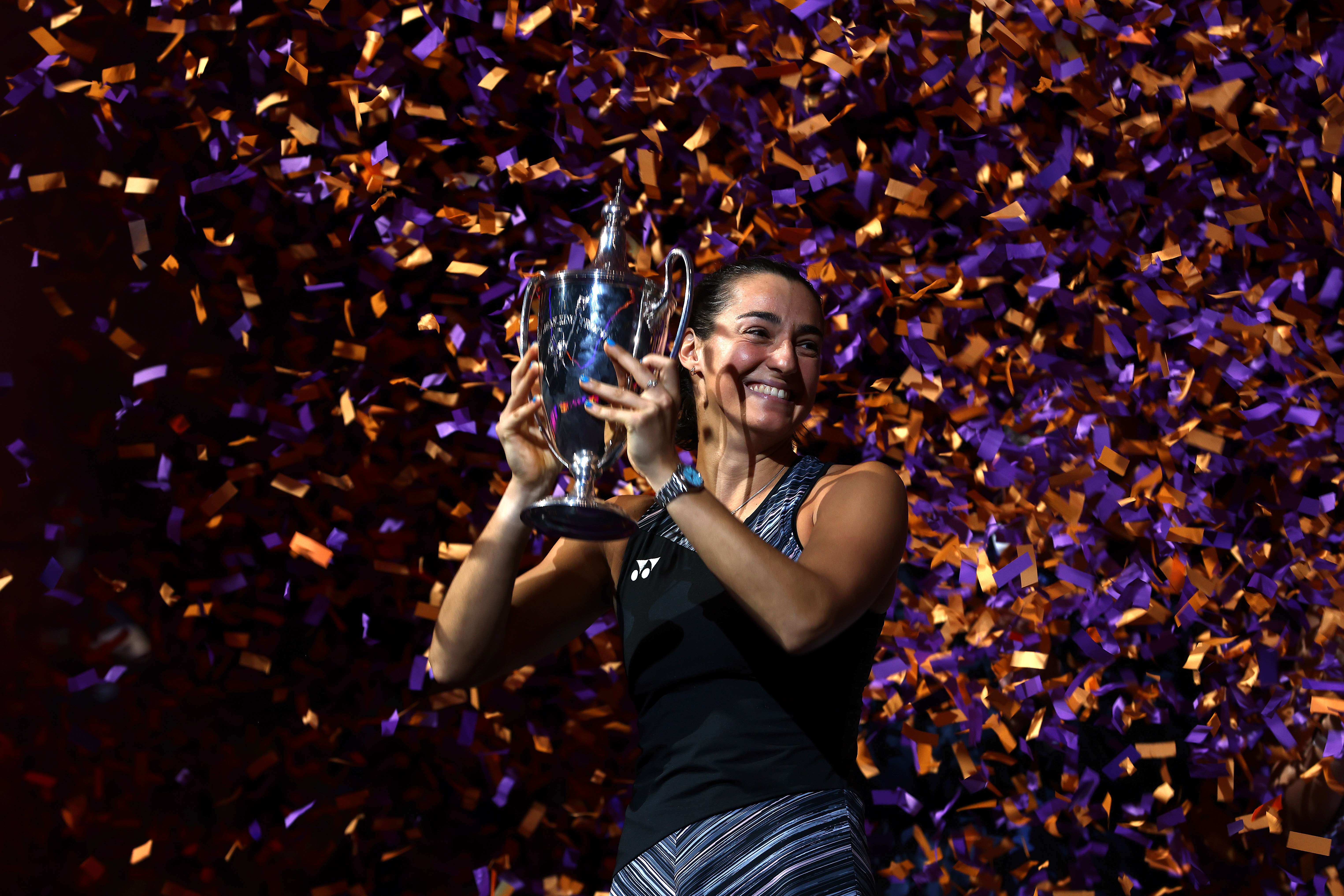 Petenis Prancis Caroline Garcia usai menjadi juara WTA Finals.