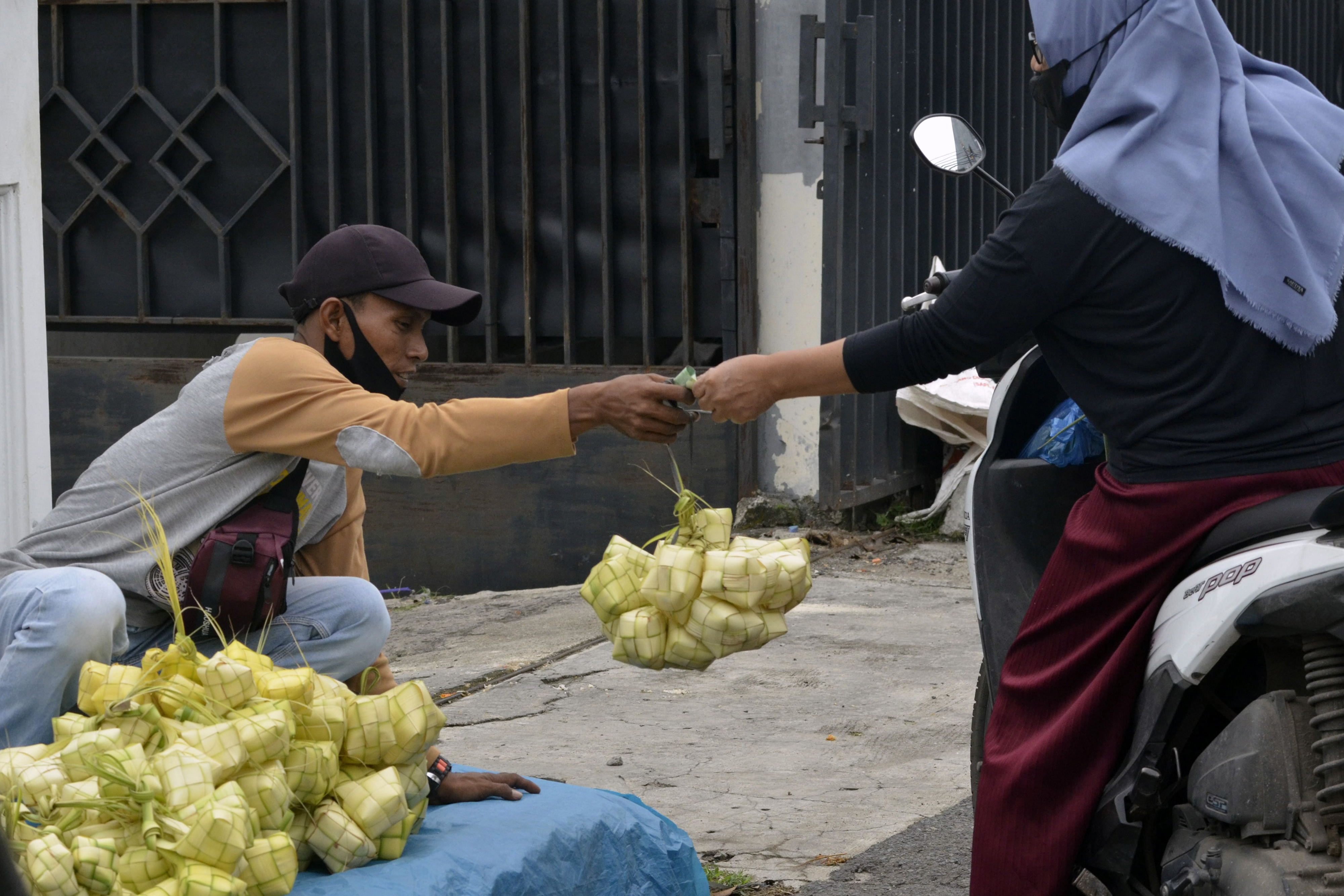 Rukun Jual Beli dalam Islam dan Syaratnya