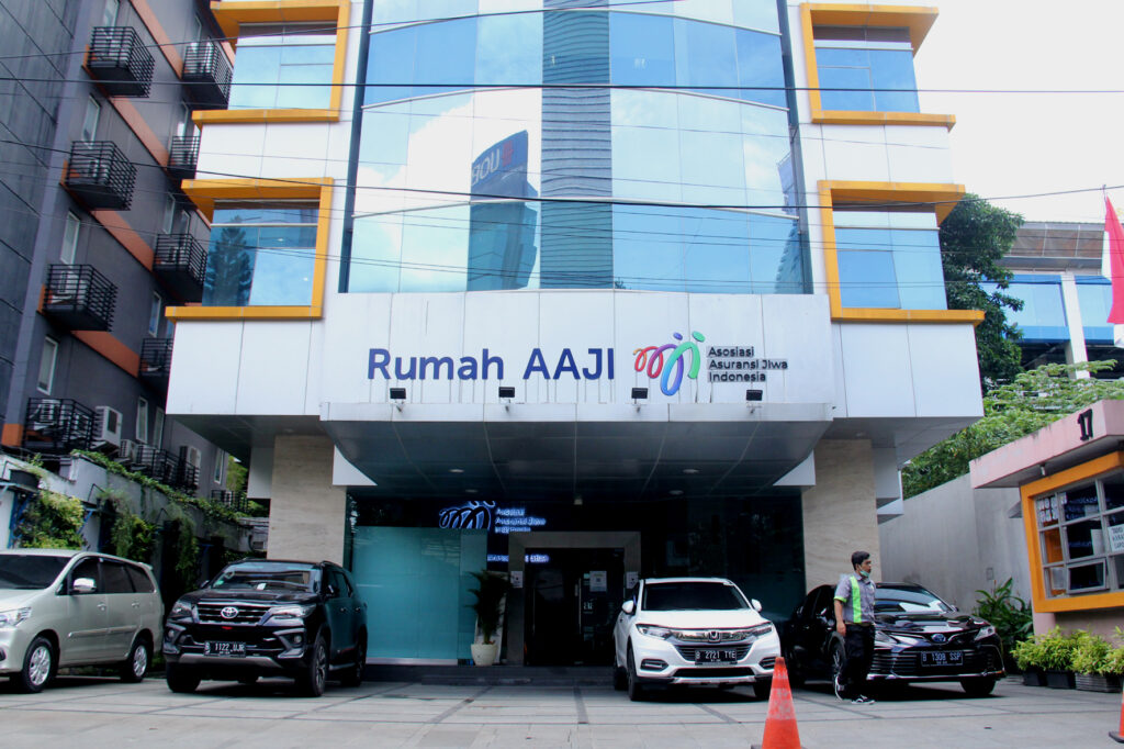 Kantor Asosiasi Asuransi Jiwa Indonesia (AAJI) di Jakarta.