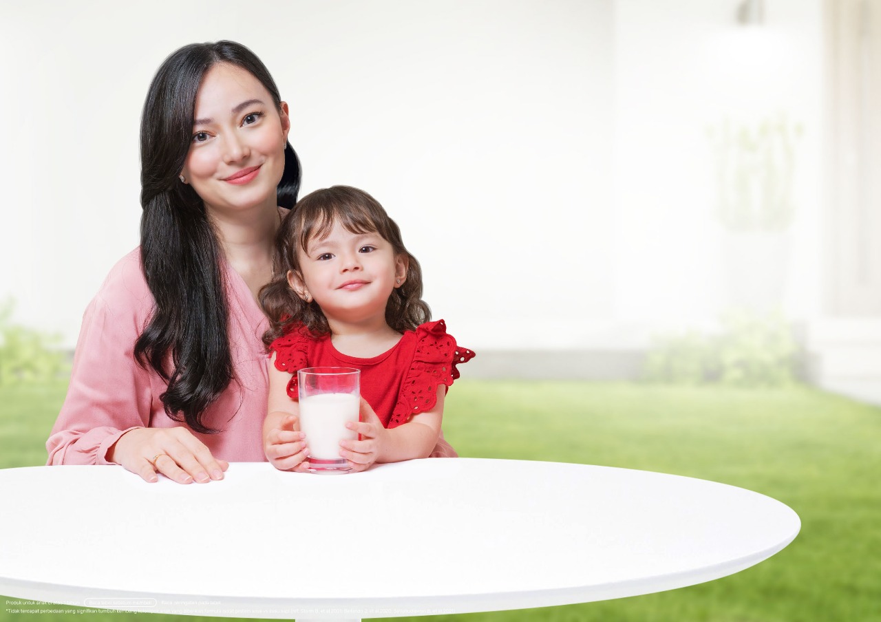 Artis dan seorang ibu, Asmirandah, mengatakan anaknya alergi dan tak cocok dengan susu sapi. 