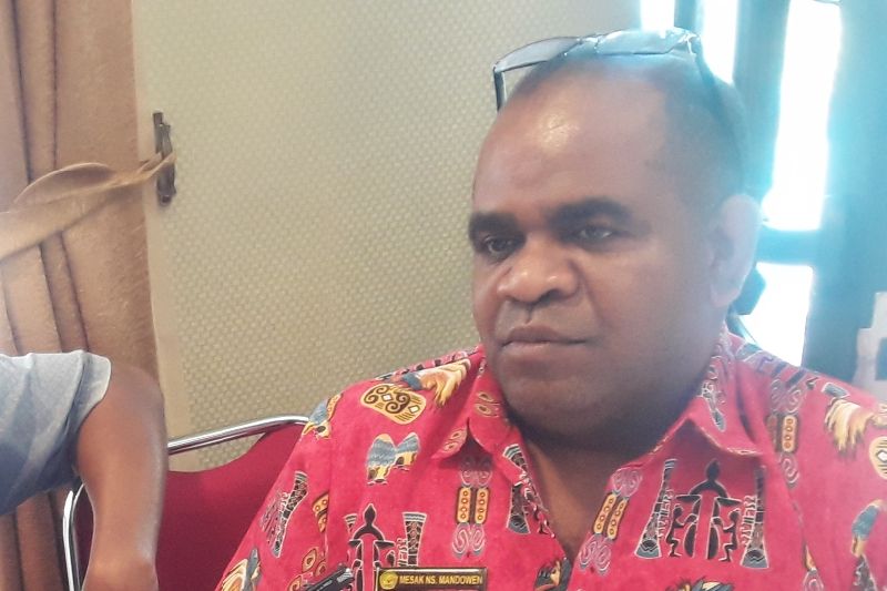 Kabid Pendidikan dan Pengajaran Dinas Pendidikan Biak Mesak N.S. Mandowen 