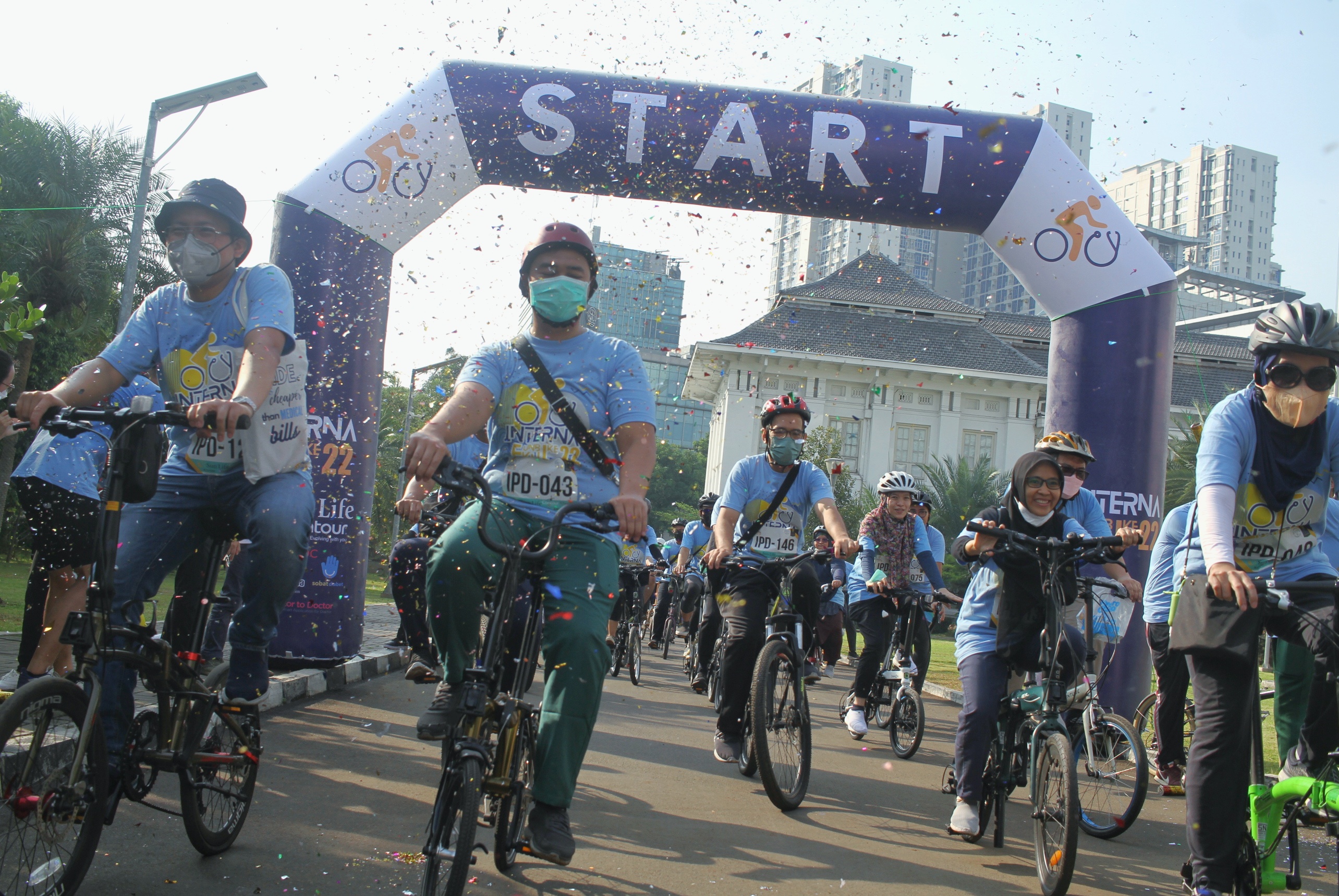 Sambut Hari Diabetes Sedunia, Sun Life dan RSCM-FKUI Gelar Fun Bike 