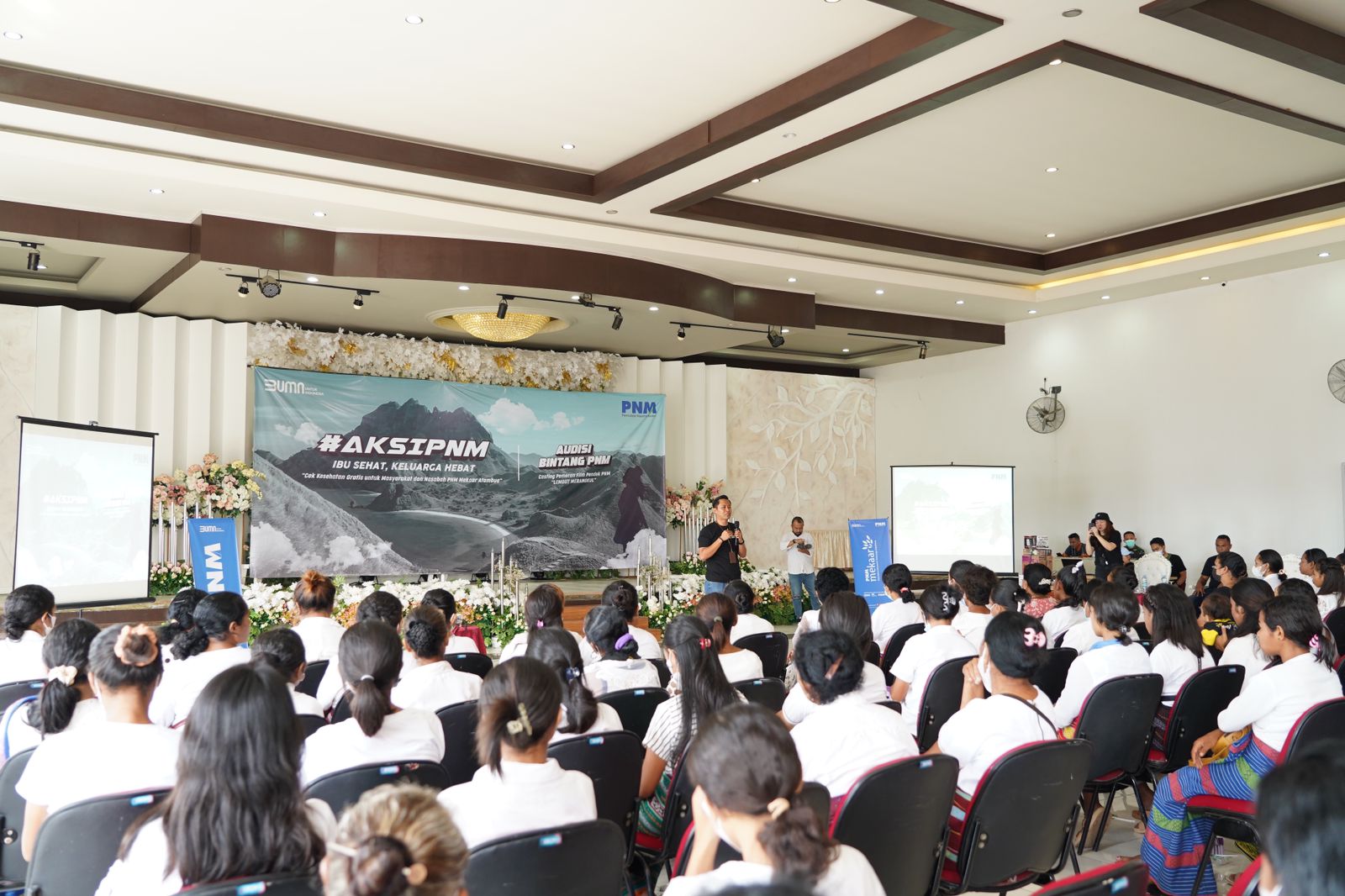 PNM menggelar #Aksi PNM ‘Ibu Sehat Keluarga Hebat’ dengan kegiatan Cek Kesehatan Gratis bagi ibu-ibu di Hotel Matahari, Atambua NTT.