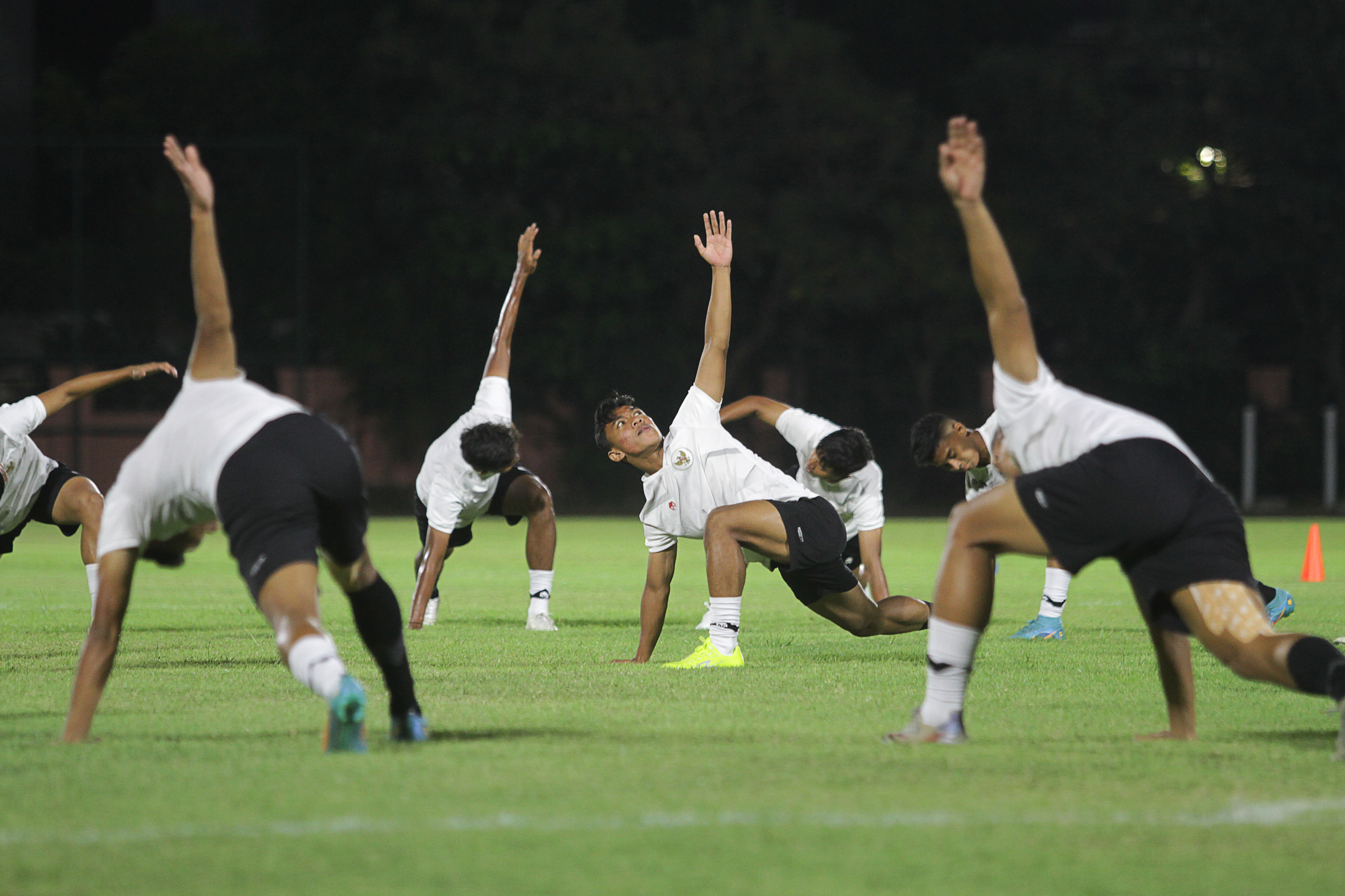 Sejumlah pemain timnas U-20 Indonesia mengikuti sesi latihan.