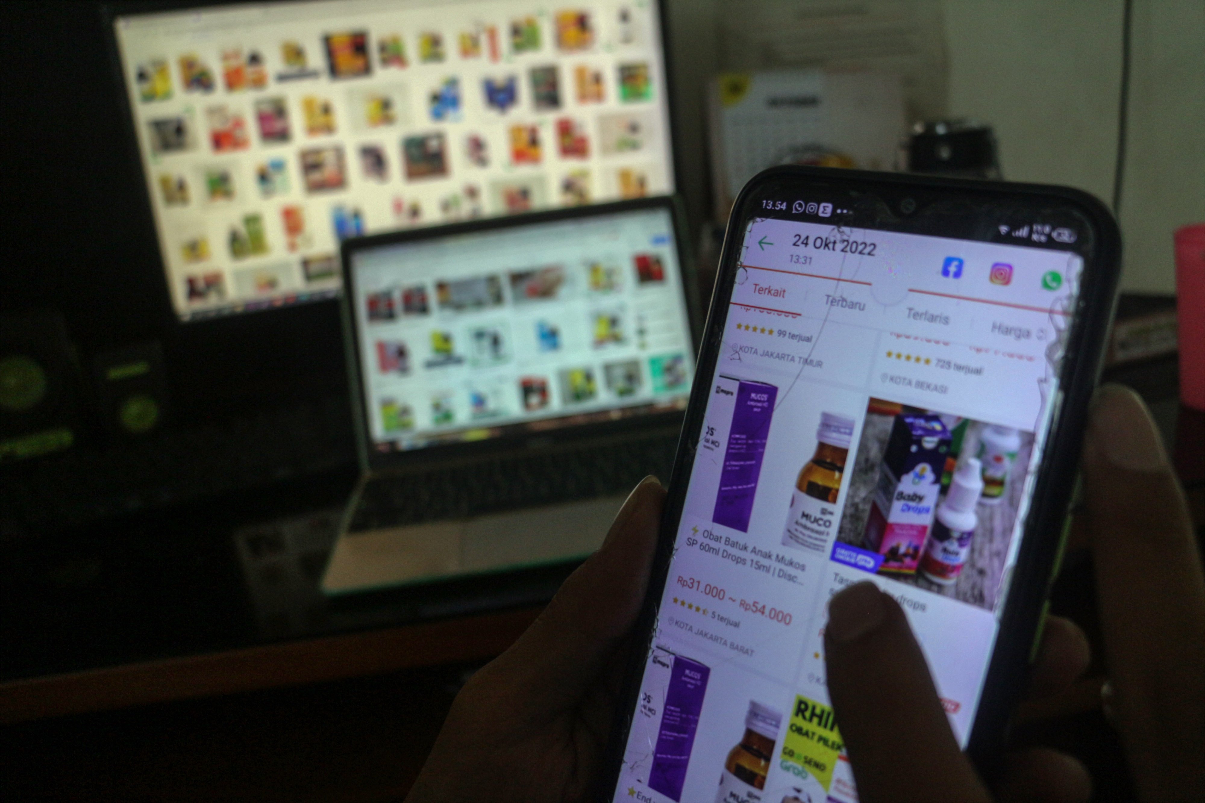 Ilustrasi belanja obat secara daring