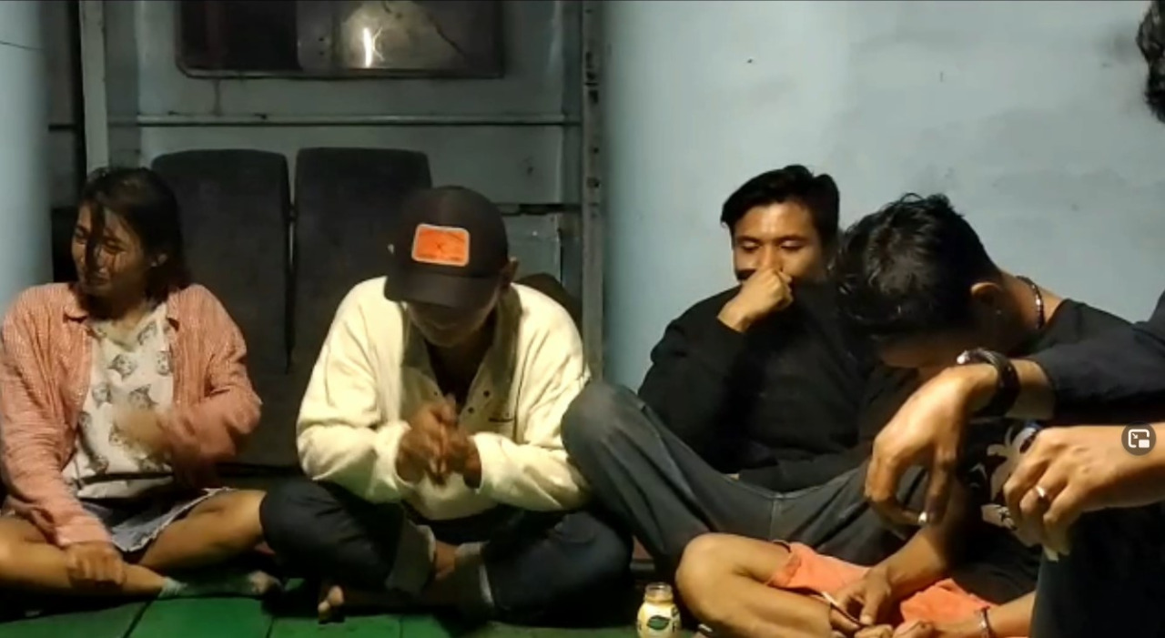 Asyik Nyabu di Atas Kapal, 7 Warga  Diciduk Aparat Polsek Parapat