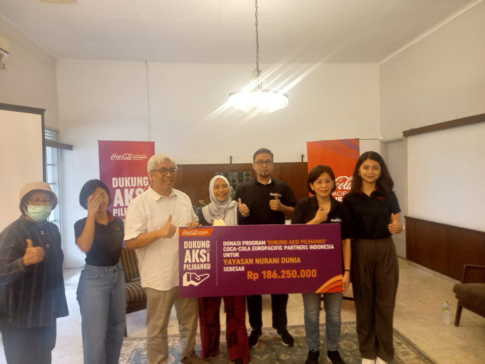 Yayasan Nurani Dunia mendapat donasi dari Coca-Cola Europacific Partners (CCEP).  