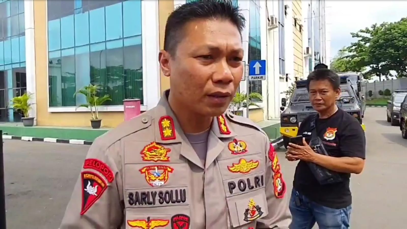  Kapolres Tangsel AKBP Sarly Sollu.