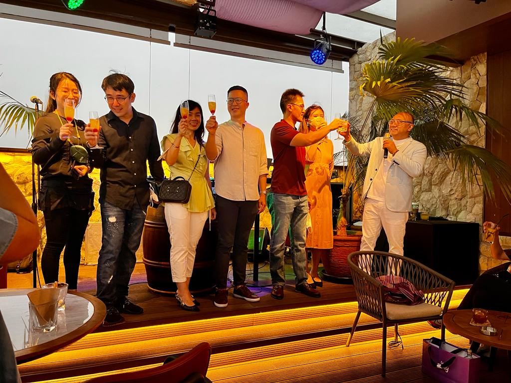 Acara soft opening cafe Le Bay yang berada di kawasan Batavia PIK, Jakarta Utara.