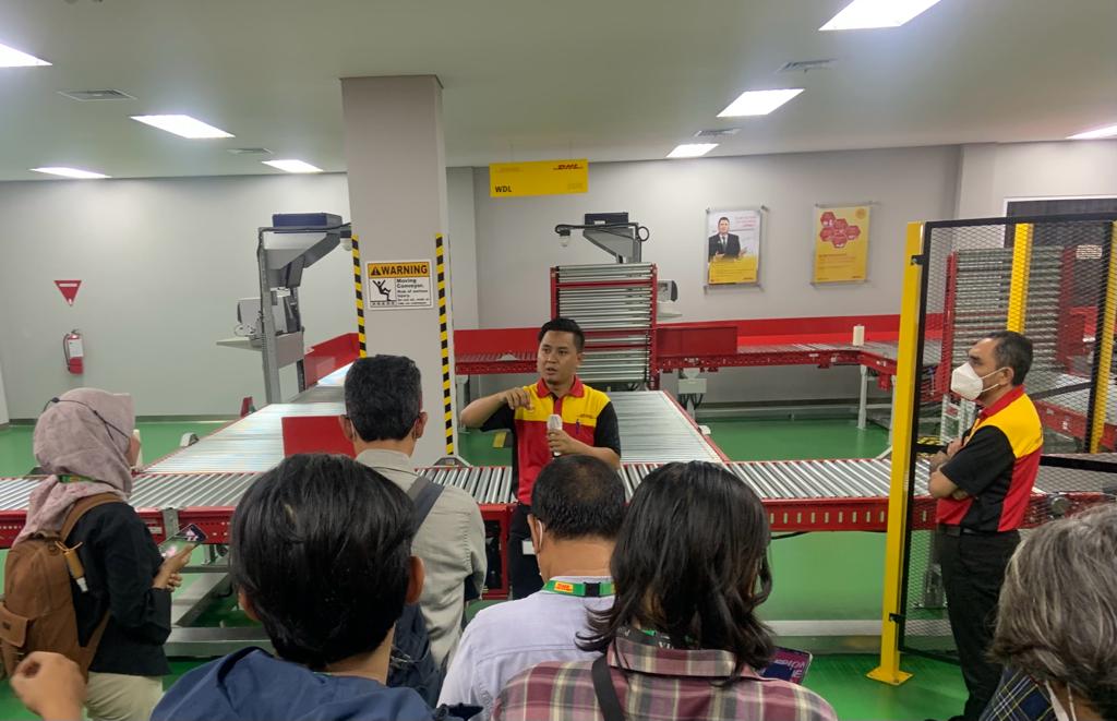  DHL Express membuka pusat layanan baru di Indonesia di Kawasan Industri Jababeka, Bekasi, Jawa Barat.