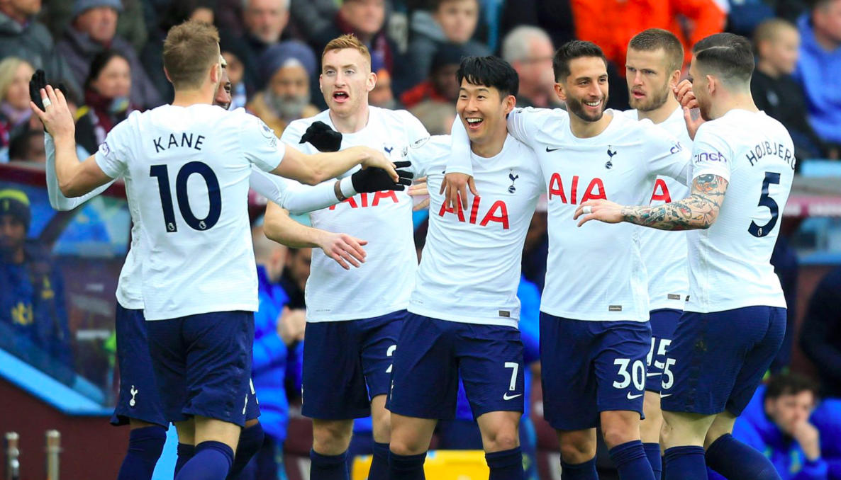 Para pemain Tottenham Hotspur melakukan selebrasi usai mencetak gol ke gawang lawan.