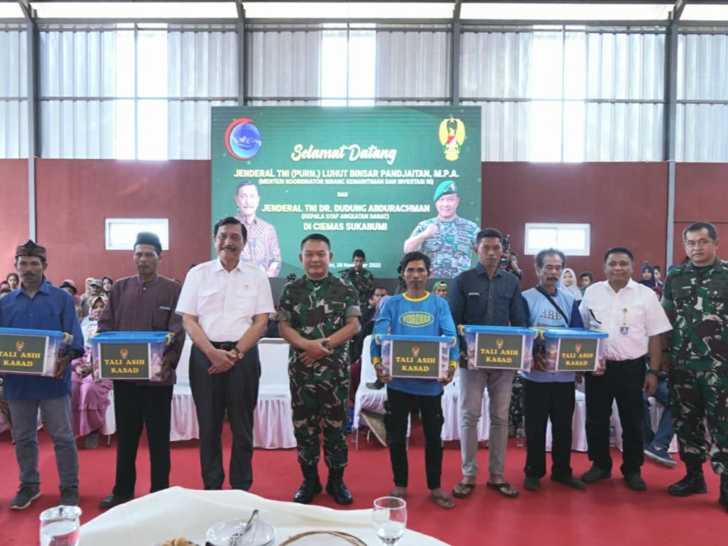 Program Ketahanan Pangan Kostrad bekerja sama dengan PTPN VIII dan masyarakat Ciemas Sukabumi melalui program penanaman jagung.