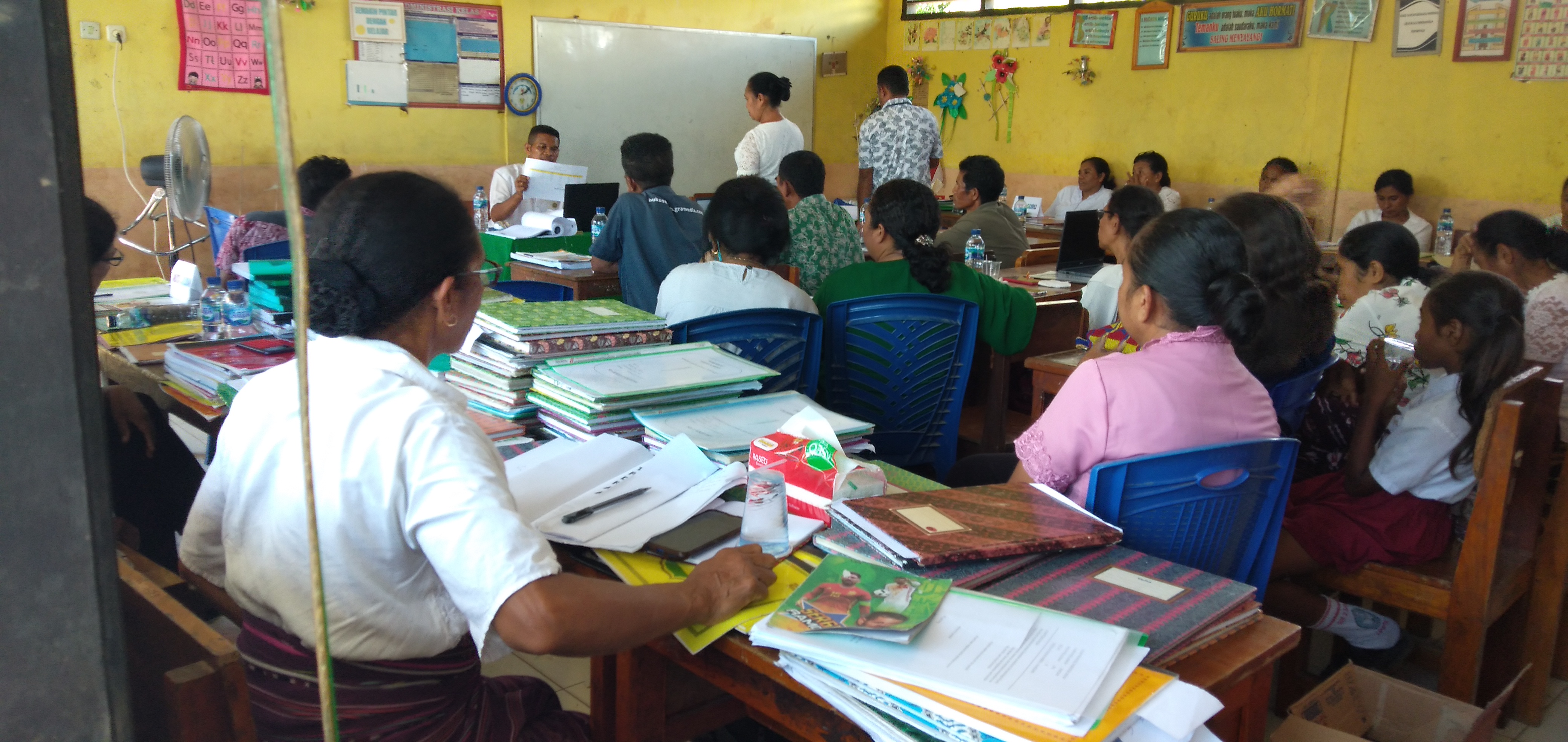 Proses akreditasi di salah satu sekolah di Lembata, Nusa Tenggara Timur