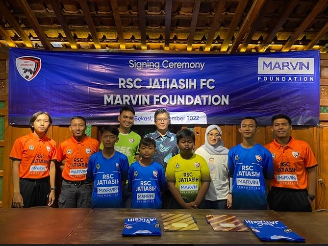 Kerja sama RSC Jatiasih FC dengan Marvin Foundation