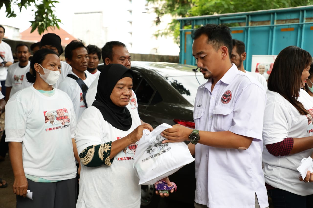 Deklarasi juga disertai dengan pembagian sembako terhadap ratusan sopir truk, keluarga sopir truk, montir, dan masyarakat menengah ke bawah 