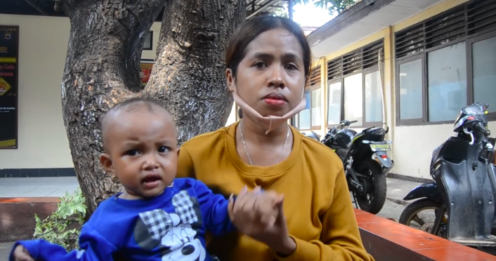 Ainun, Istri Terduga Pengedar Narkoba di Flores Timur.