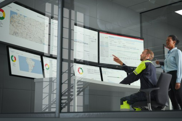 ABB menyediakan solusi digital dari hulu ke hilir untuk proses industri.