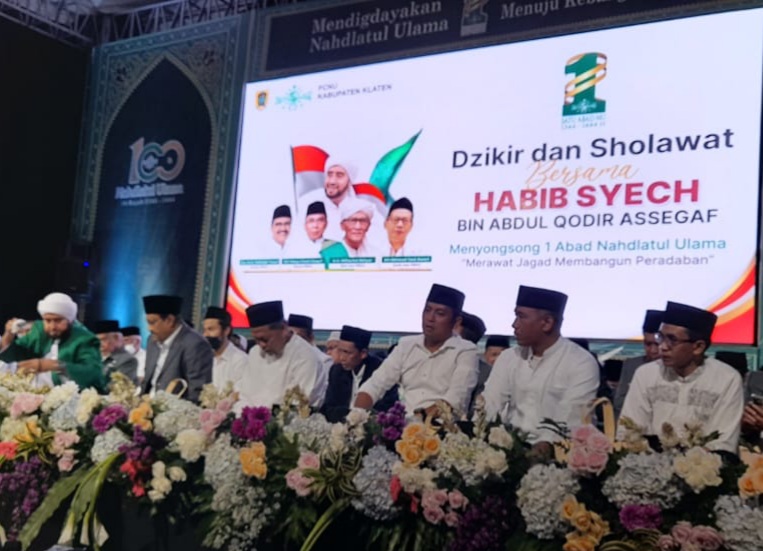 PBNU menggelar Klaten Berzikir dan Berselawat di Stadion Trikoyo,