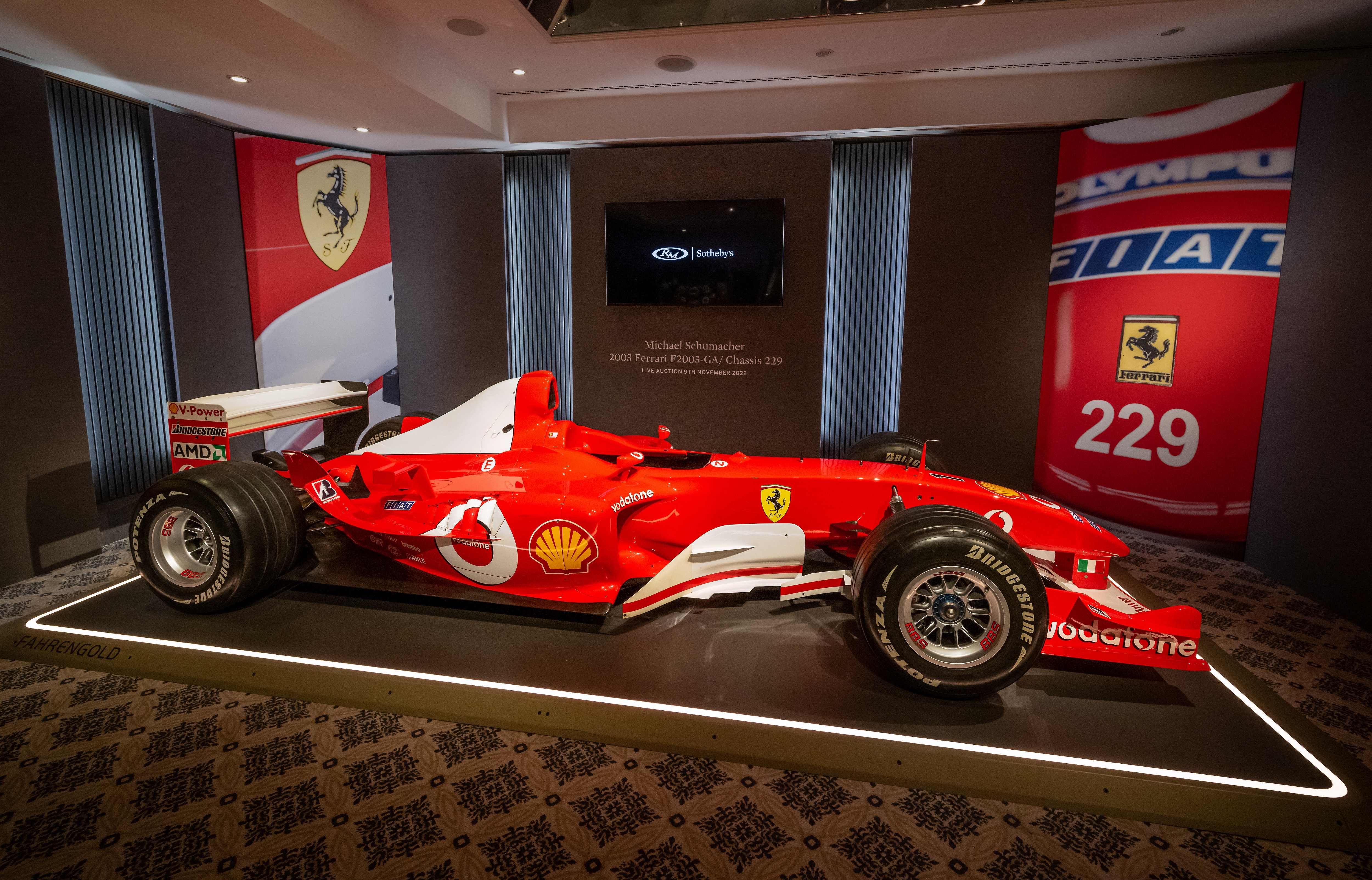 Mobil Ferrari F1 yang dipakai Michael Schumacher saat menjadi juara dunia 2003.