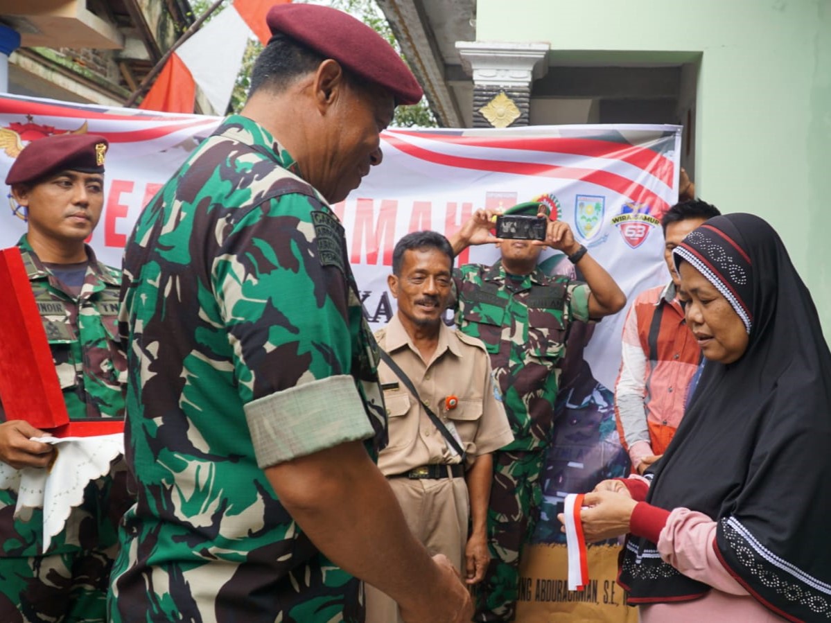  Puncak memperingati HUT Penerbangan TNI AD ke-63 kali ini dilaksanakan di Purbalingga bersama dengan masyarakat. 